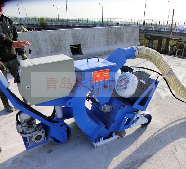 移動式路面拋丸機清理橋面混凝土浮漿